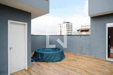 Casa à venda com 330m², 3 quartos e 6 vagasQuintal