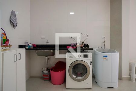 Casa à venda com 330m², 3 quartos e 6 vagasÁrea de Serviço