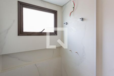 Apartamento à venda com 180m², 3 quartos e 2 vagas Apartamento à venda com 180m², 3 quartos e 2 vagasBanheiro da Suíte