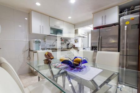 Apartamento à venda com 110m², 3 quartos e 2 vagasCozinha