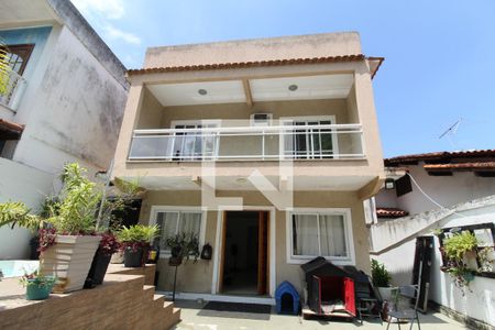 Casa à venda com 328m², 4 quartos e sem vagaFrente da casa