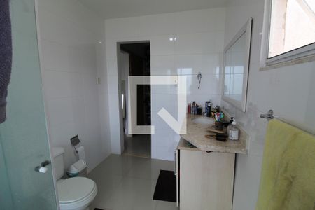 Casa à venda com 328m², 4 quartos e sem vagaBanheiro da suíte 2