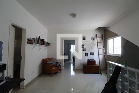 Casa à venda com 328m², 4 quartos e sem vagaHall entre as suítes e o quarto