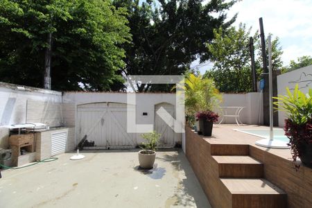 Casa à venda com 328m², 4 quartos e sem vagaGaragem