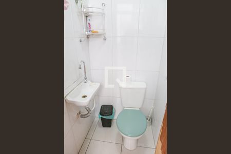 Apartamento à venda com 116m², 2 quartos e sem vaga Apartamento à venda com 116m², 2 quartos e sem vagaBanheiro de serviço