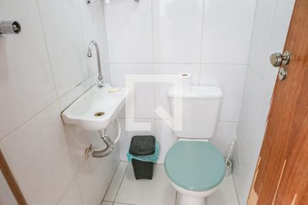 Apartamento à venda com 116m², 2 quartos e sem vaga Apartamento à venda com 116m², 2 quartos e sem vagaBanheiro de serviço