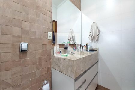 Casa à venda com 200m², 3 quartos e 5 vagasBanheiro da Suíte