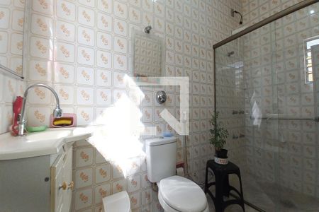 Casa à venda com 200m², 3 quartos e 5 vagasBanheiro da Suíte