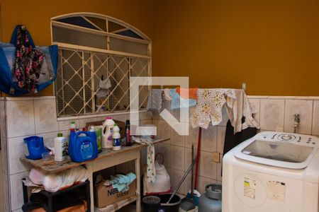 Casa à venda com 250m², 3 quartos e 3 vagas Casa à venda com 250m², 3 quartos e 3 vagasÁREA DE SERVIÇO