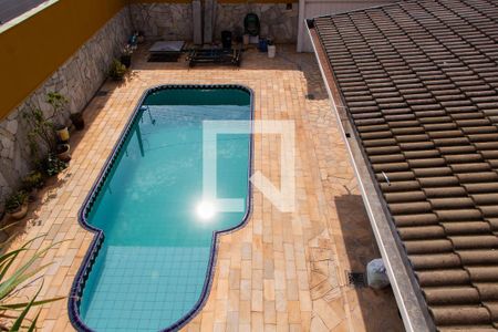 Casa à venda com 250m², 3 quartos e 3 vagas Casa à venda com 250m², 3 quartos e 3 vagasVISTA DO QUARTO 2