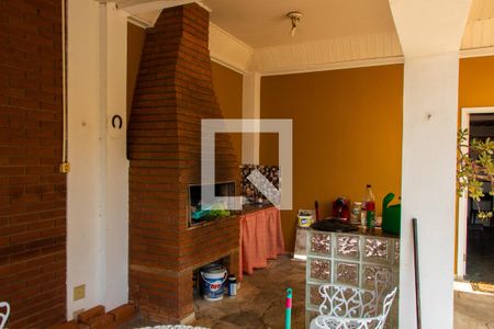 Casa à venda com 250m², 3 quartos e 3 vagas Casa à venda com 250m², 3 quartos e 3 vagasÁREA EXTERNA