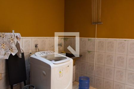 Casa à venda com 250m², 3 quartos e 3 vagas Casa à venda com 250m², 3 quartos e 3 vagasÁREA DE SERVIÇO