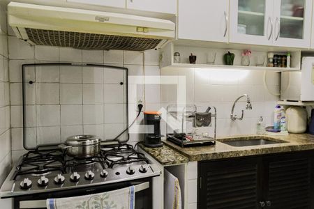 Apartamento à venda com 120m², 3 quartos e sem vaga Apartamento à venda com 120m², 3 quartos e sem vagaCozinha