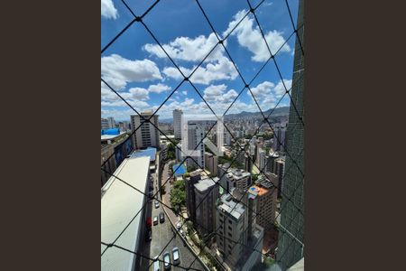 Apartamento à venda com 185m², 4 quartos e 3 vagas Apartamento à venda com 185m², 4 quartos e 3 vagasVista