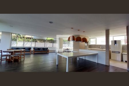 Apartamento à venda com 205m², 4 quartos e 3 vagas Apartamento à venda com 205m², 4 quartos e 3 vagasÁrea comum - Salão de festas