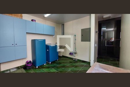 Apartamento à venda com 205m², 4 quartos e 3 vagas Apartamento à venda com 205m², 4 quartos e 3 vagasÁrea de Serviço