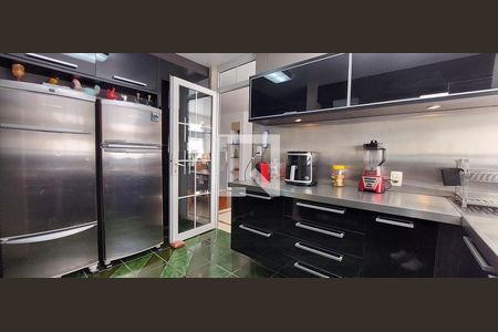 Apartamento à venda com 205m², 4 quartos e 3 vagas Apartamento à venda com 205m², 4 quartos e 3 vagasCozinha