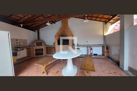 Apartamento à venda com 205m², 4 quartos e 3 vagas Apartamento à venda com 205m², 4 quartos e 3 vagasÁrea comum - Churrasqueira