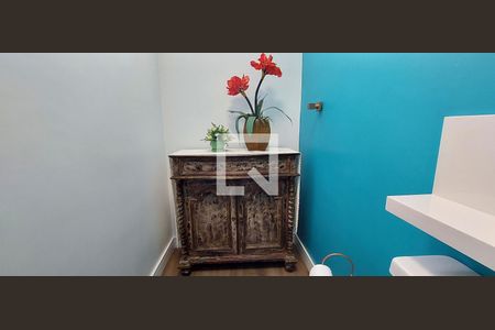 Apartamento à venda com 205m², 4 quartos e 3 vagas Apartamento à venda com 205m², 4 quartos e 3 vagasLavabo