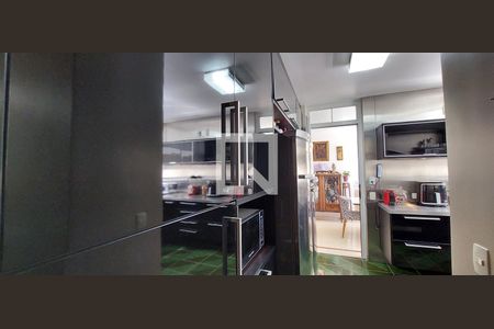 Apartamento à venda com 205m², 4 quartos e 3 vagas Apartamento à venda com 205m², 4 quartos e 3 vagasCozinha