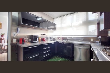 Apartamento à venda com 205m², 4 quartos e 3 vagas Apartamento à venda com 205m², 4 quartos e 3 vagasCozinha