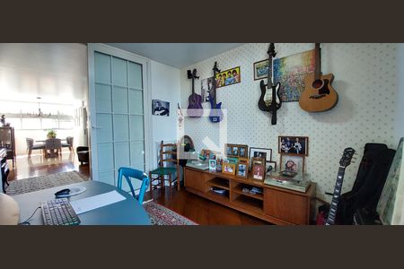 Apartamento à venda com 205m², 4 quartos e 3 vagas Apartamento à venda com 205m², 4 quartos e 3 vagasEscritório