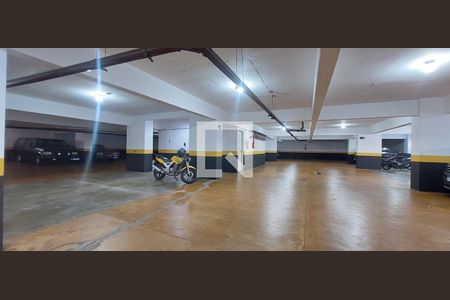 Apartamento à venda com 205m², 4 quartos e 3 vagas Apartamento à venda com 205m², 4 quartos e 3 vagasGaragem