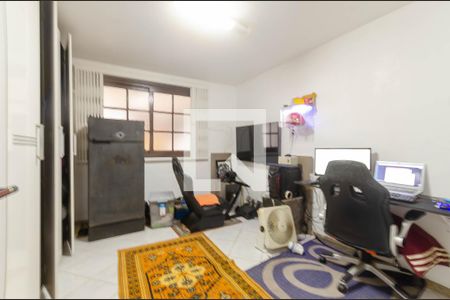 Casa à venda com 268m², 4 quartos e 2 vagas Casa à venda com 268m², 4 quartos e 2 vagasQuarto de Serviço / Home Office