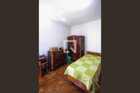 Casa à venda com 480m², 2 quartos e 2 vagas Casa à venda com 480m², 2 quartos e 2 vagasQuarto 02