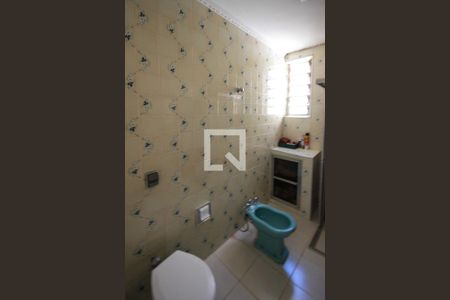 Casa à venda com 480m², 2 quartos e 2 vagas Casa à venda com 480m², 2 quartos e 2 vagasBanheiro