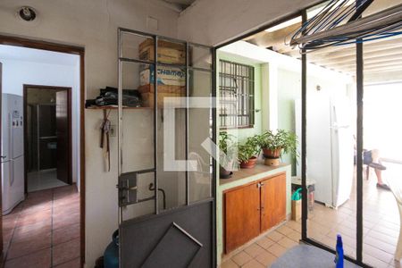 Casa à venda com 480m², 2 quartos e 2 vagas Casa à venda com 480m², 2 quartos e 2 vagasÁrea de Serviço