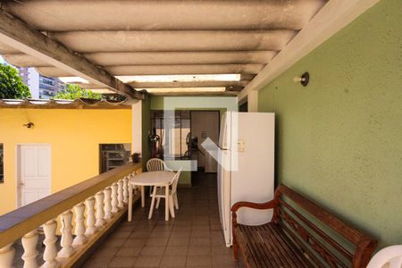 Casa à venda com 480m², 2 quartos e 2 vagas Casa à venda com 480m², 2 quartos e 2 vagasVaranda