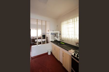 Casa à venda com 480m², 2 quartos e 2 vagas Casa à venda com 480m², 2 quartos e 2 vagasCozinha