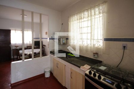 Casa à venda com 480m², 2 quartos e 2 vagas Casa à venda com 480m², 2 quartos e 2 vagasCozinha