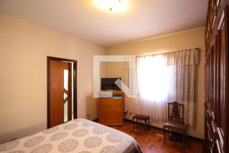 Casa à venda com 480m², 2 quartos e 2 vagas Casa à venda com 480m², 2 quartos e 2 vagasSuite