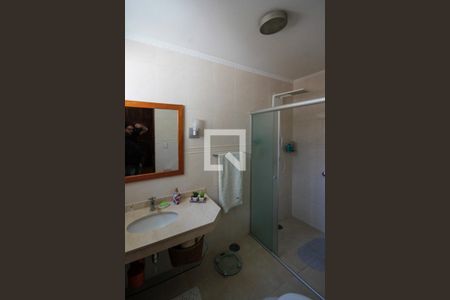 Casa à venda com 480m², 2 quartos e 2 vagas Casa à venda com 480m², 2 quartos e 2 vagasBanheiro da Suite