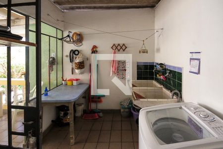 Casa à venda com 480m², 2 quartos e 2 vagas Casa à venda com 480m², 2 quartos e 2 vagasÁrea de Serviço