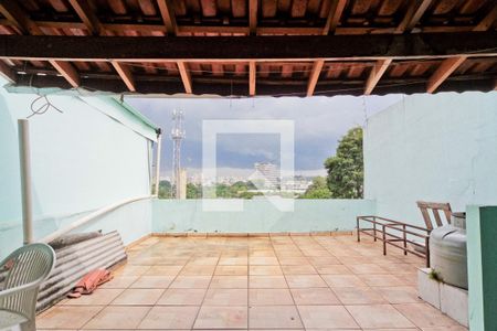 Casa à venda com 180m², 3 quartos e 2 vagasÁrea externa