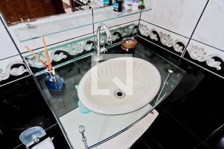 Casa à venda com 180m², 3 quartos e 2 vagasBanheiro