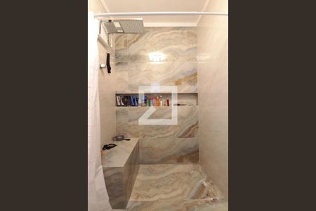 Casa à venda com 70m², 2 quartos e 3 vagas Casa à venda com 70m², 2 quartos e 3 vagasBanheiro da Suíte