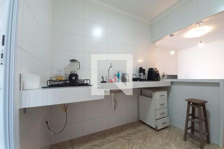 Casa à venda com 70m², 2 quartos e 3 vagas Casa à venda com 70m², 2 quartos e 3 vagasCozinha