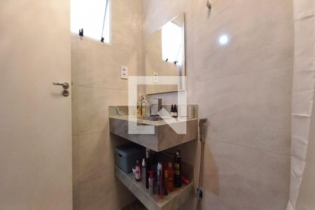 Casa à venda com 70m², 2 quartos e 3 vagas Casa à venda com 70m², 2 quartos e 3 vagasBanheiro da Suíte