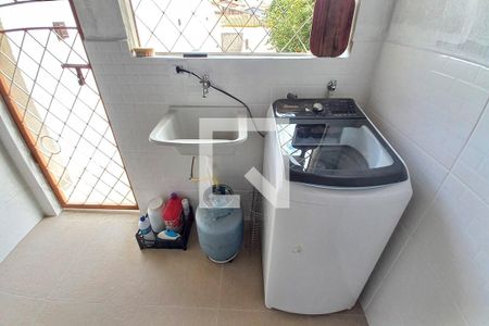 Casa à venda com 70m², 2 quartos e 3 vagas Casa à venda com 70m², 2 quartos e 3 vagasÁrea de Serviço