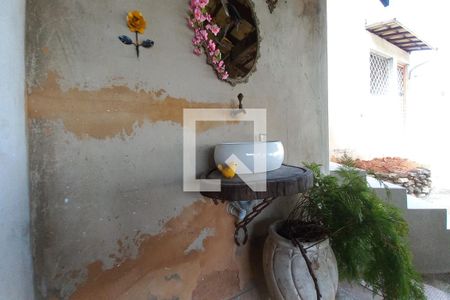 Casa à venda com 70m², 2 quartos e 3 vagas Casa à venda com 70m², 2 quartos e 3 vagasLavabo