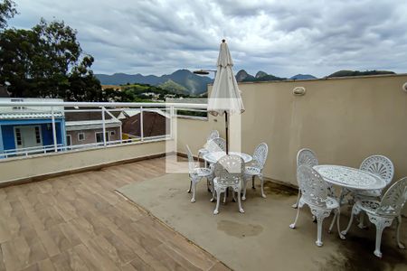 Casa à venda com 300m², 5 quartos e 4 vagas Casa à venda com 300m², 5 quartos e 4 vagasterraço