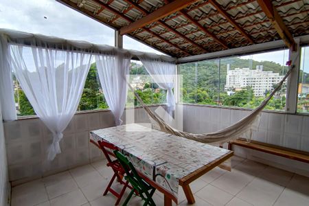 Casa à venda com 300m², 5 quartos e 4 vagas Casa à venda com 300m², 5 quartos e 4 vagasterraço