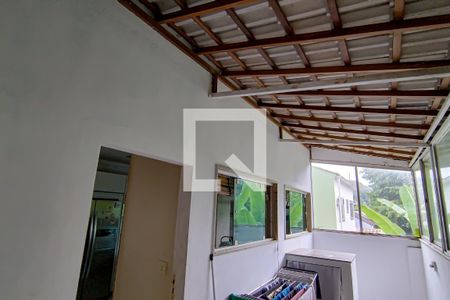 Casa à venda com 300m², 5 quartos e 4 vagas Casa à venda com 300m², 5 quartos e 4 vagasarea de serviço