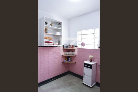 Casa à venda com 170m², 3 quartos e 4 vagasBanheiro 2