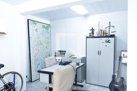 Casa à venda com 170m², 3 quartos e 4 vagasEscritório