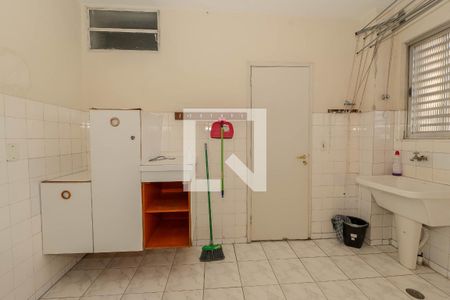 Apartamento à venda com 182m², 4 quartos e 2 vagas Apartamento à venda com 182m², 4 quartos e 2 vagasÁrea de Serviço